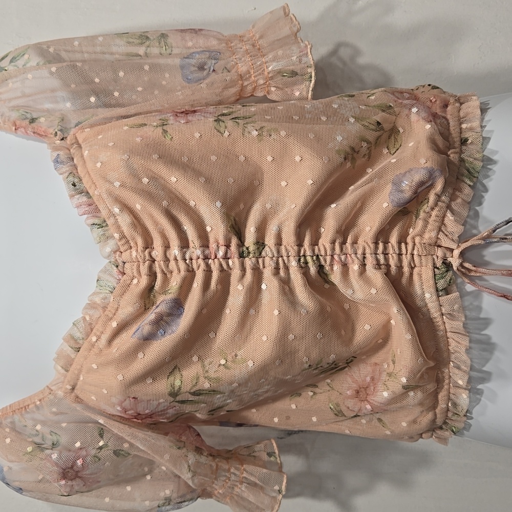 WILLOW YOUNG CONTEMPORARY FLORAL CROP TOP.   #6769